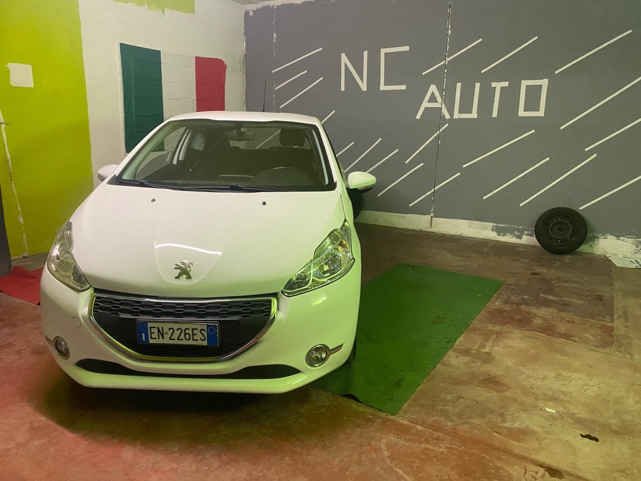 Peugeot 208 1.4 HDi 68 CV 3 porte Allure