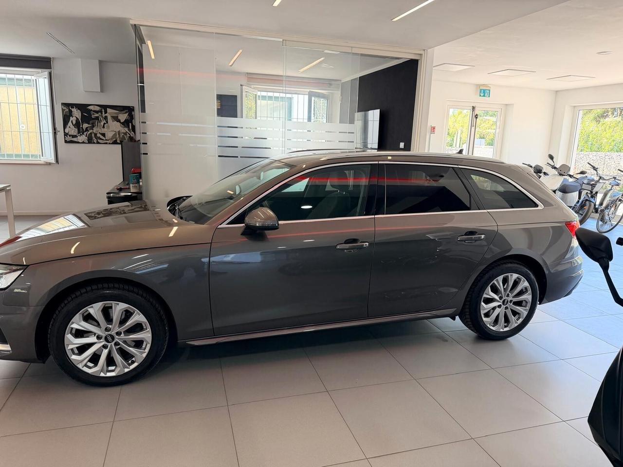 Audi A4 30 TDI/136 CV S tronic Business Advanced