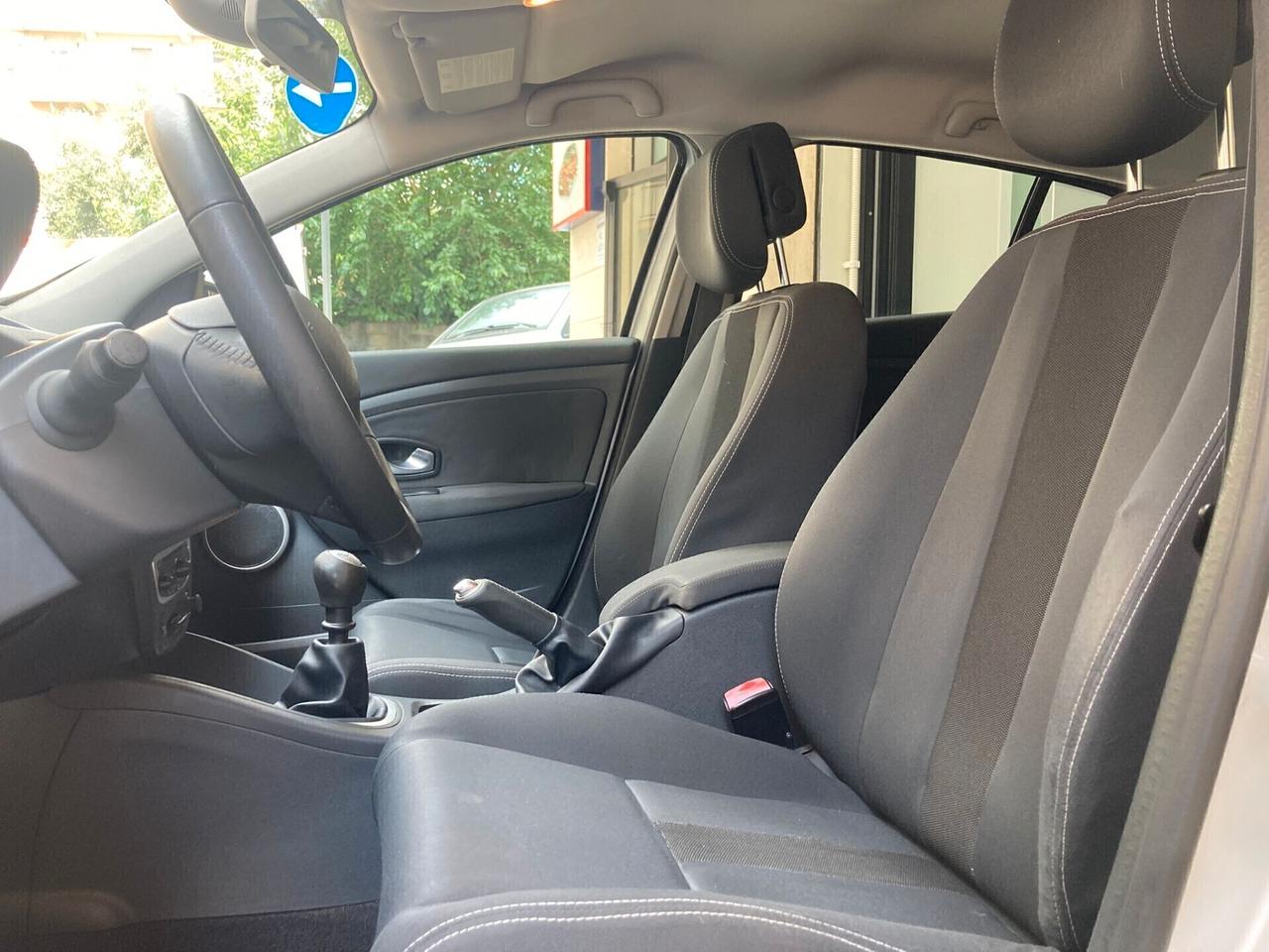 Renault Megane 1.6 -99000 KM- 2009