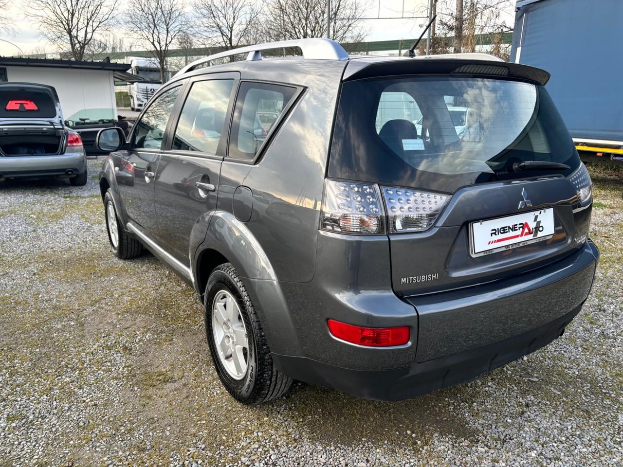 Mitsubishi Outlander 2.0 DI-D Intense DPF