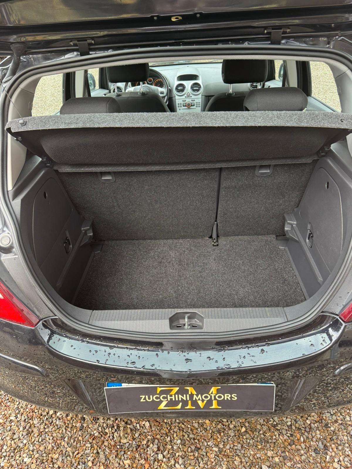 Opel Corsa 1.2 5 porte Cosmo