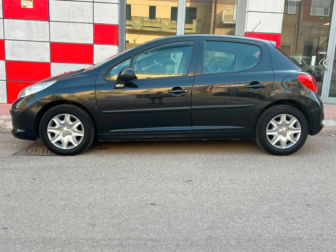 Peugeot 207 1.4 HDi 70CV 5p. ONE Line