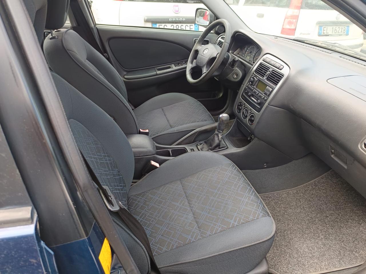 Toyota Avensis 2002 - 2.0 Tdi D-4D Lb automobili