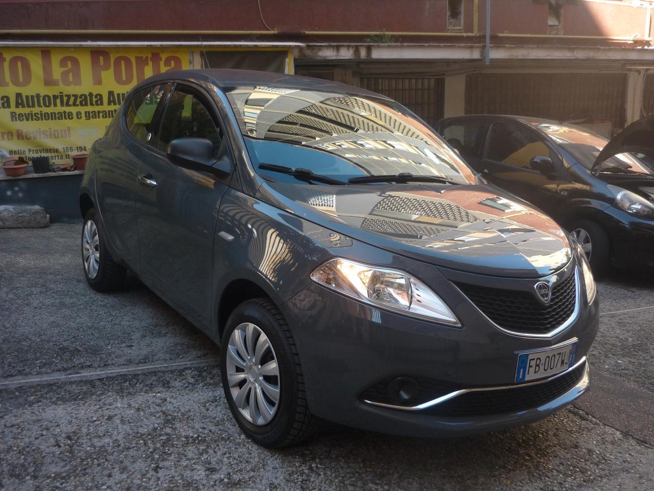 Lancia Ypsilon 0.9 TwinAir 85 CV 5 porte Metano Ecochic Gold