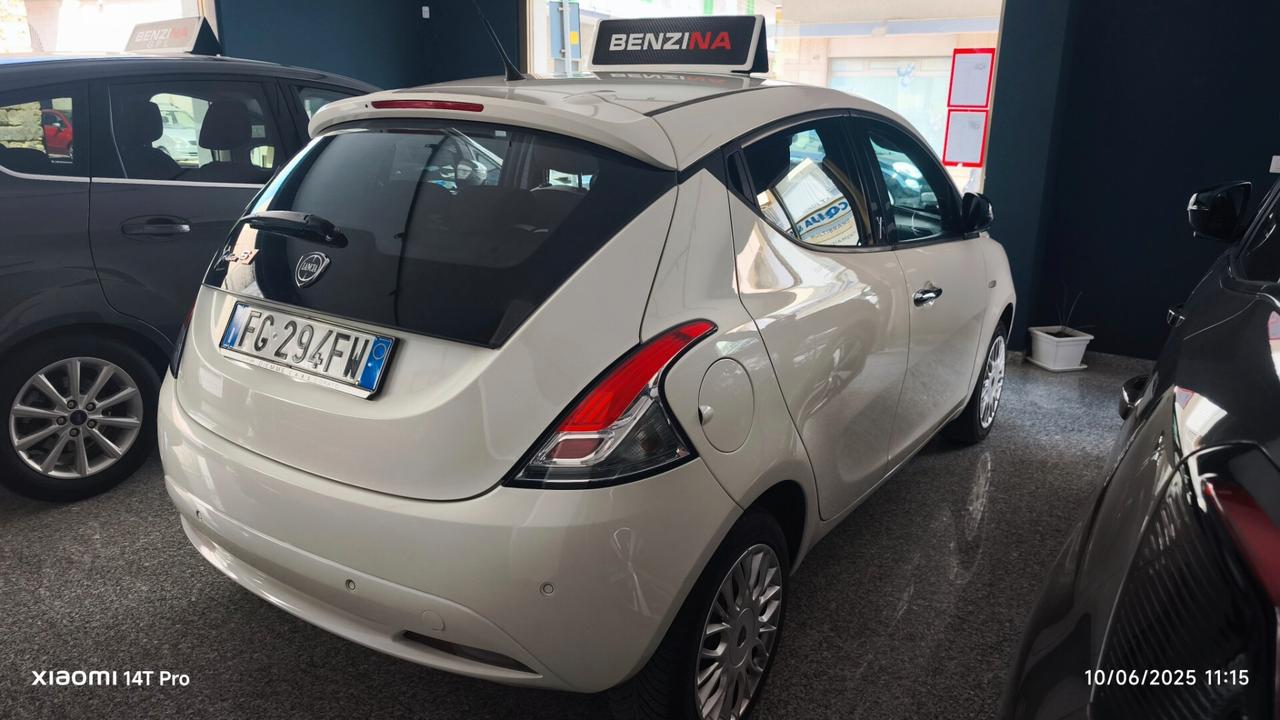 Lancia Ypsilon 1.2 69CV Gold SENSORI 2016