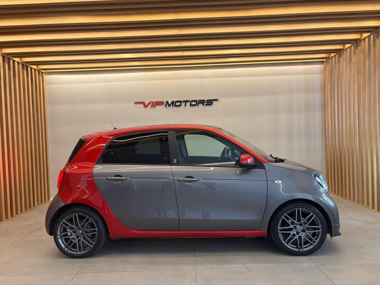 SMART FORFOUR 1.0 ALLESTIM BRABUS PELLE FULL UNICO PROPRIETARIO