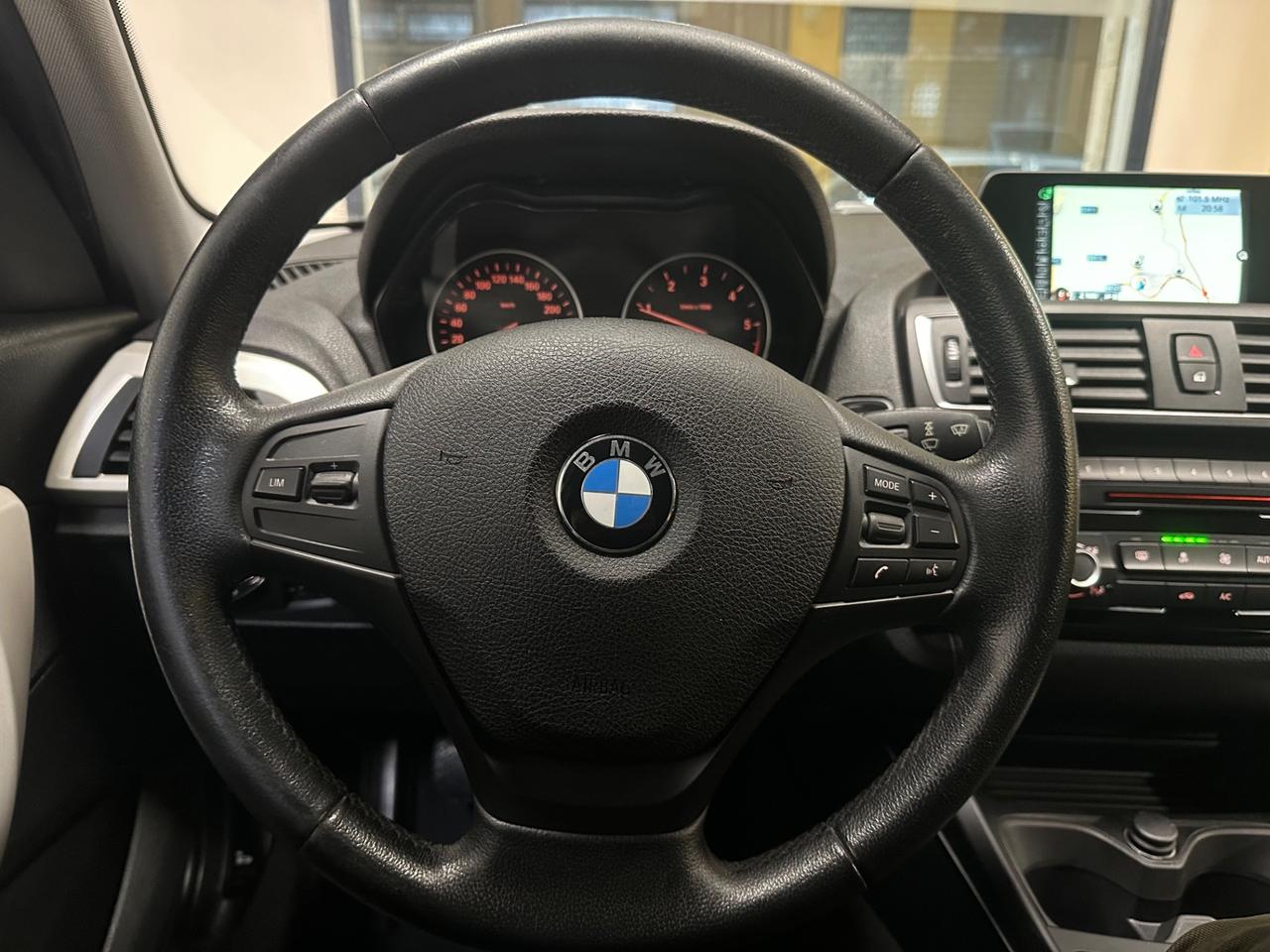 Bmw 116 116d 5p. Urban