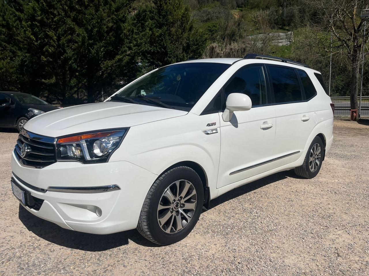 Ssangyong Rodius 2.2 Diesel - 4x4 - 7 Posti