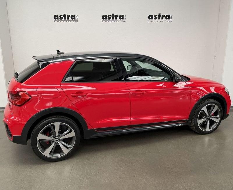 Audi A1 citycarver 35 TFSI Identity Contrast