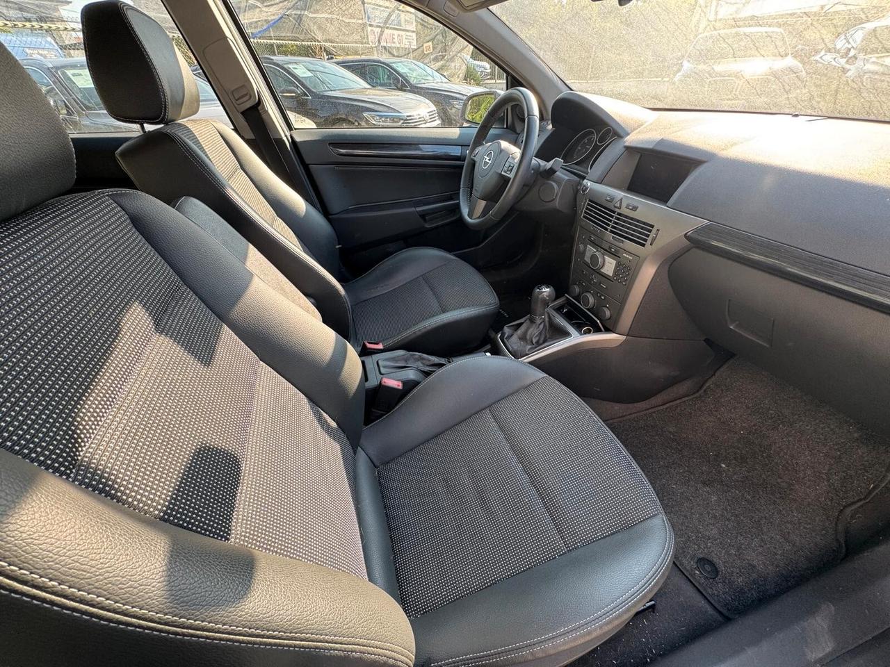 Opel Astra 1.9 16V CDTI 150CV 5 porte Cosmo