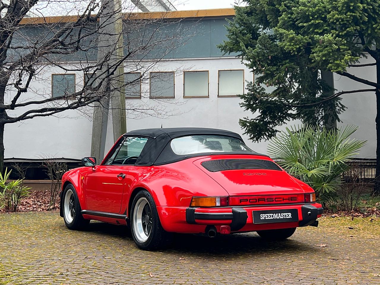 Porsche 911 Carrera 3.2 Cabriolet