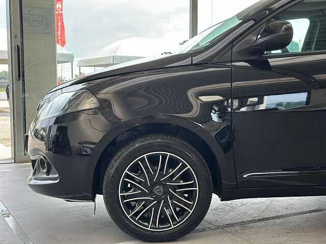 Lancia Ypsilon 1.0 FireFly 5 porte S&S Hybrid Ecochic