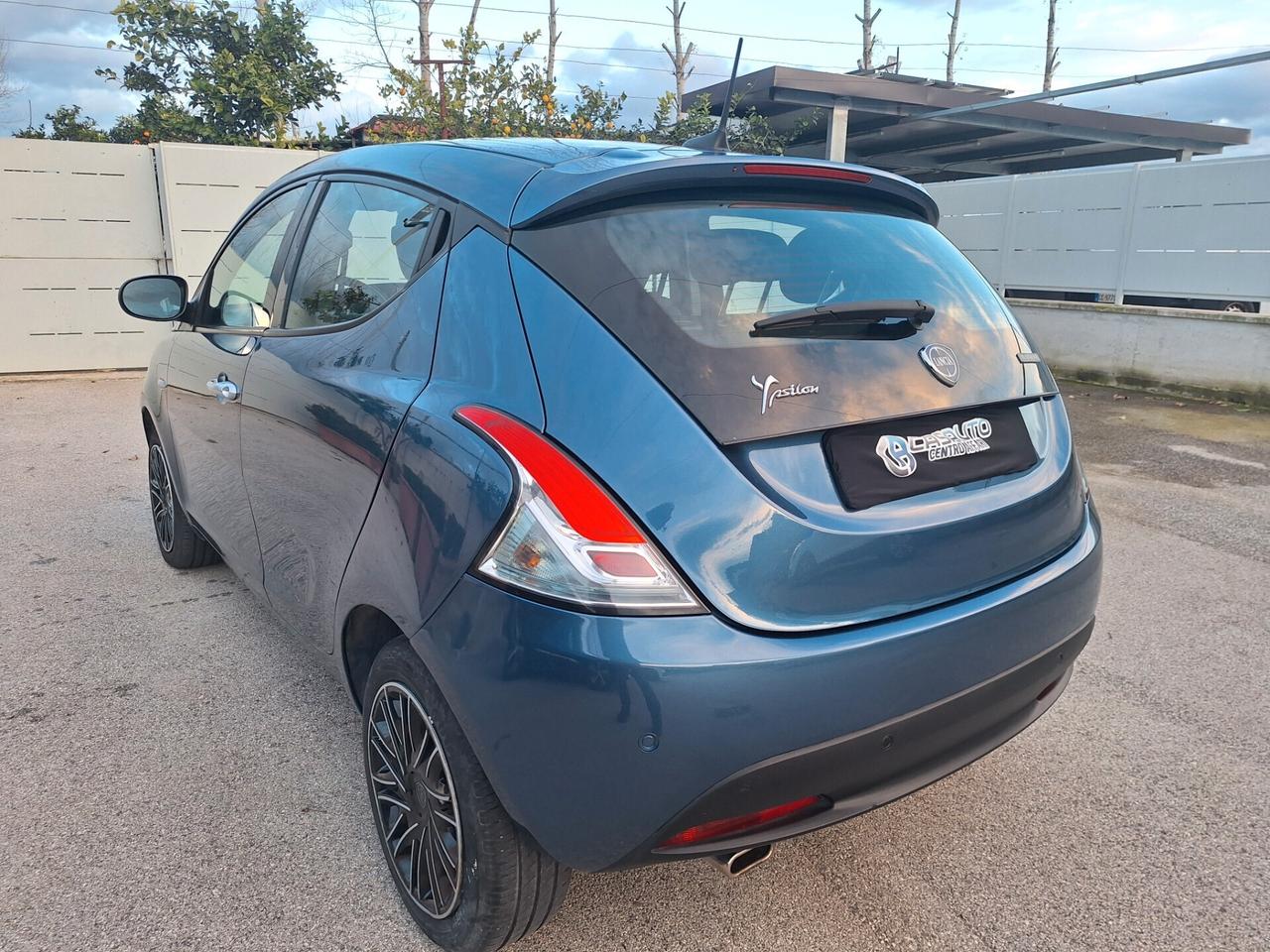 Lancia Ypsilon 1.0 FireFly 5 porte Hybrid Gold Nav