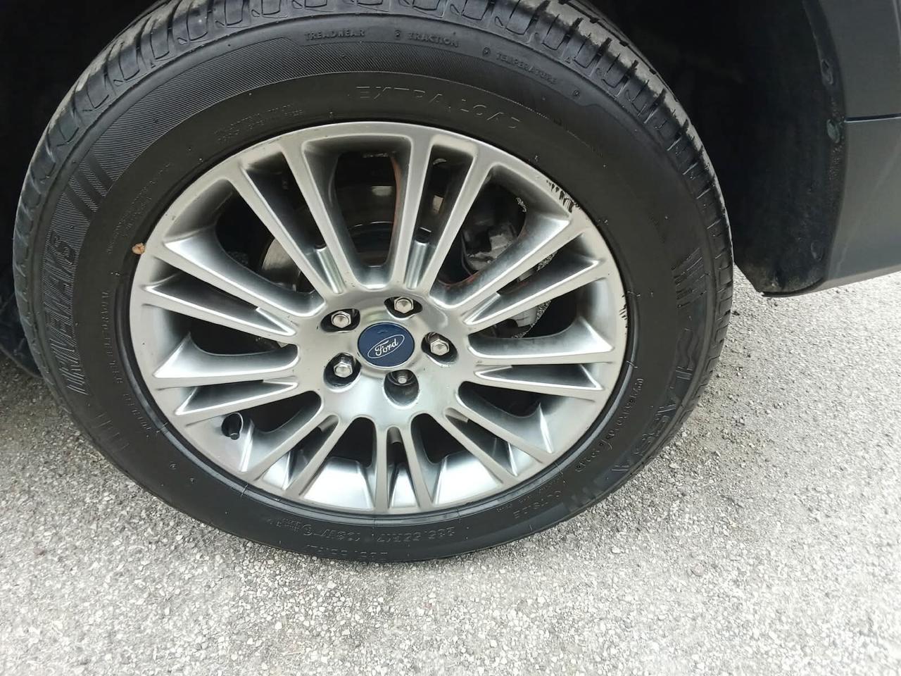 Ford Kuga 2.0 TDCI 140 CV 4WD Titanium
