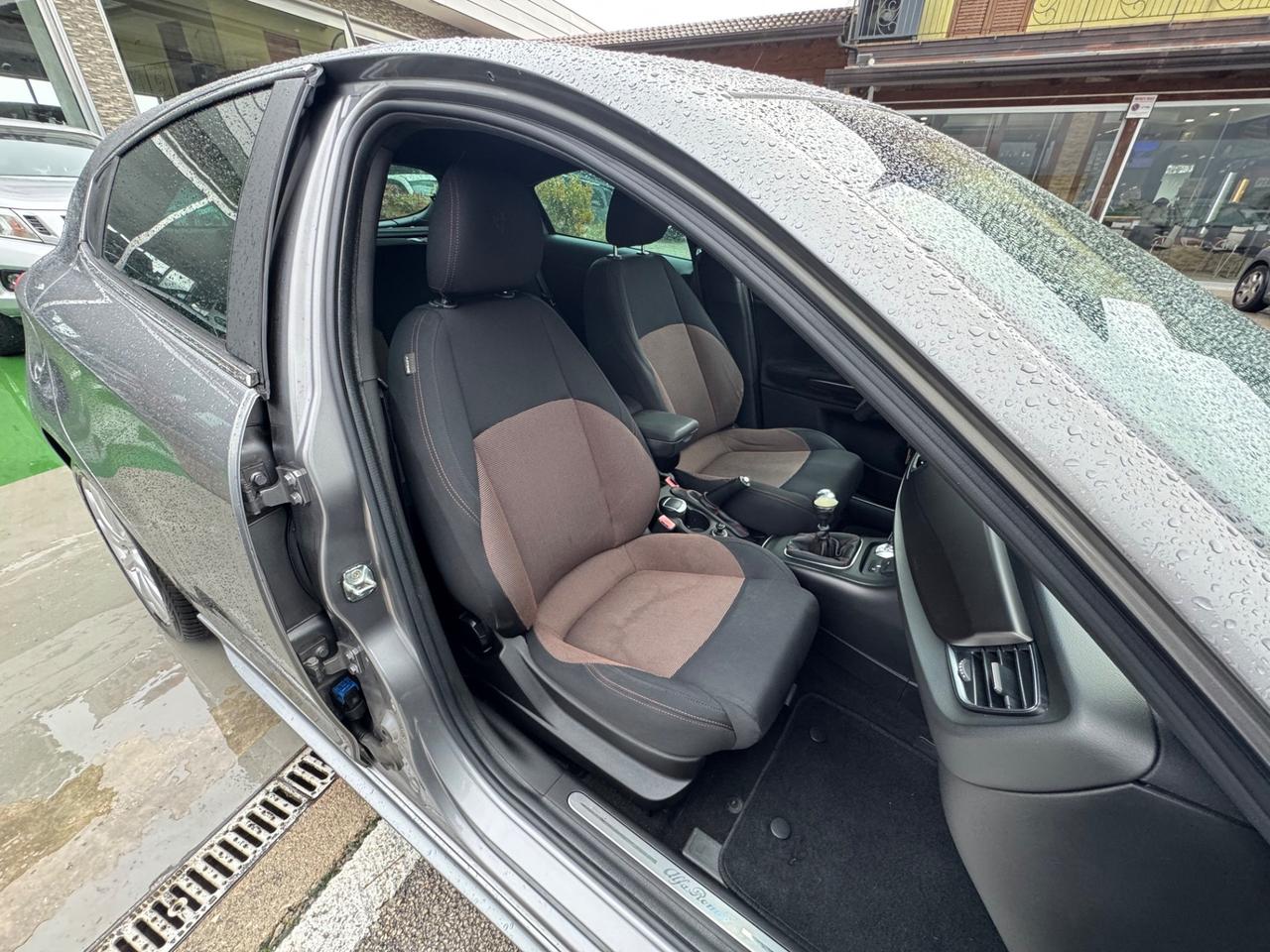 Alfa Romeo Giulietta 1.6 JTDm-2 105 CV Exclusive