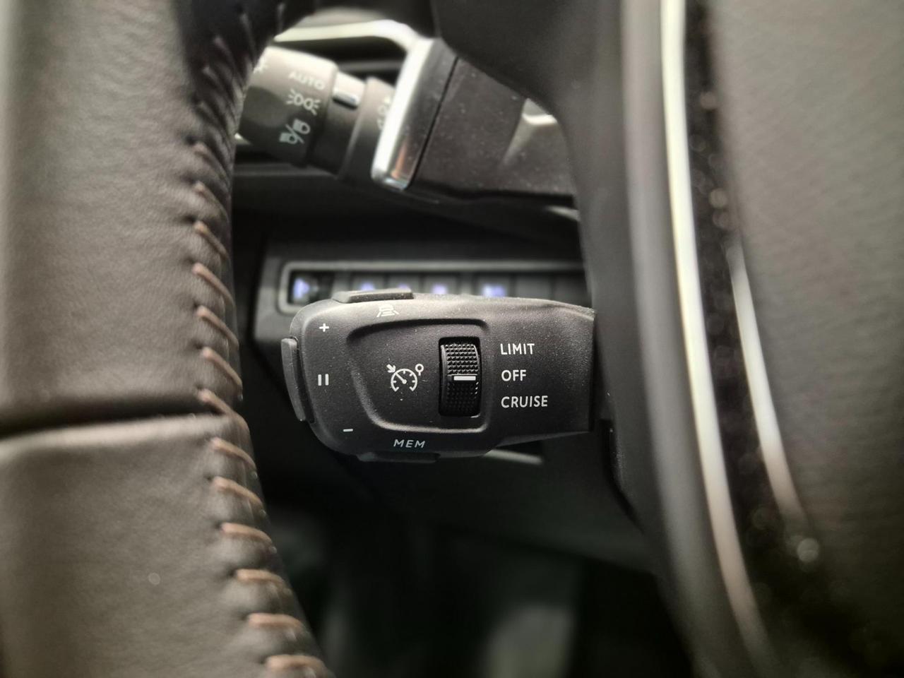 Peugeot 3008 1.6 hybrid phev Allure Pack 180cv e-eat8