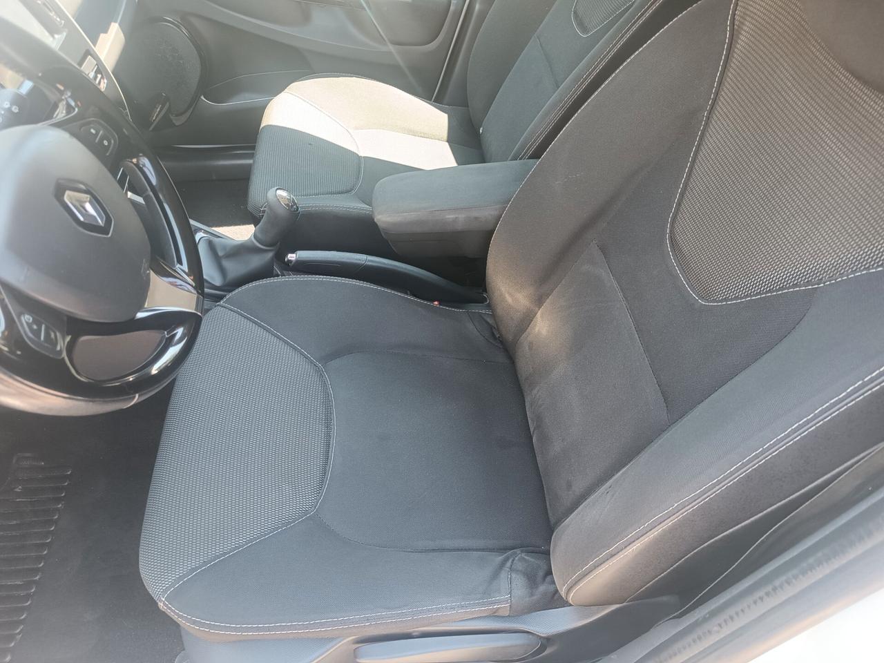Renault Clio Sporter 1.2 75CV