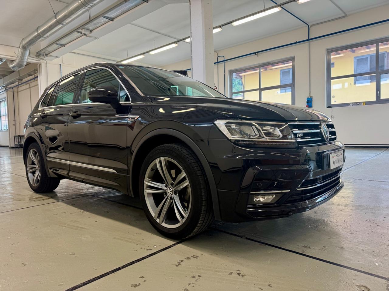 Volkswagen Tiguan R-Line - Sport - SOLO 70.000 KM
