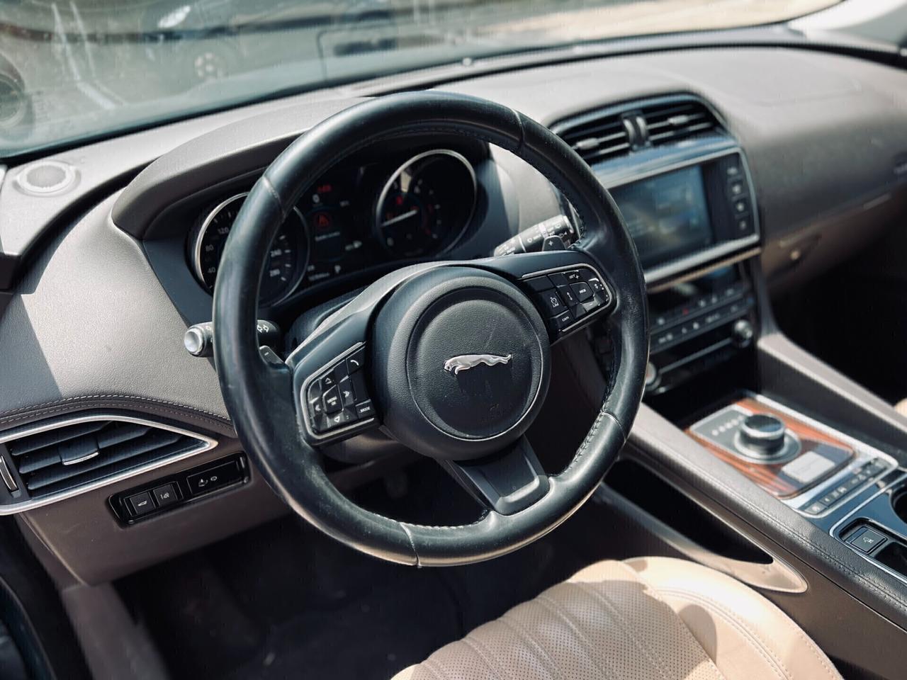 JAGUAR F-PACE 180CV AUT. PRESTIGE - 2016