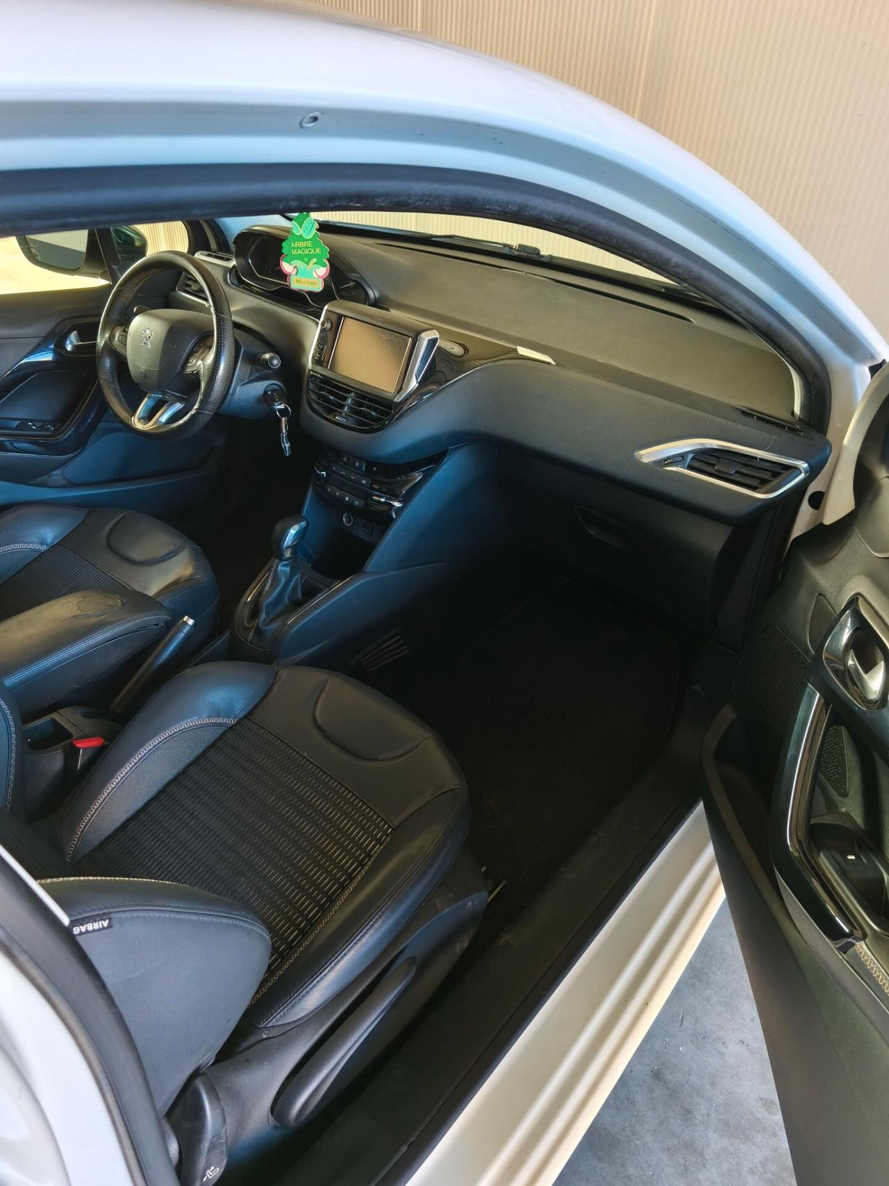 Peugeot 208 1.4 HDi 68 CV Allure