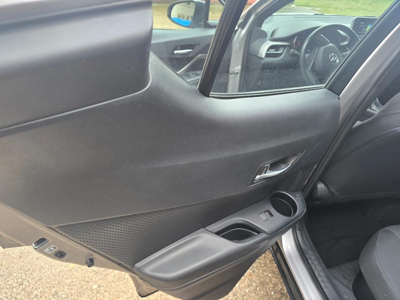 Toyota C-HR 1.8 Hybrid E-CVT Business