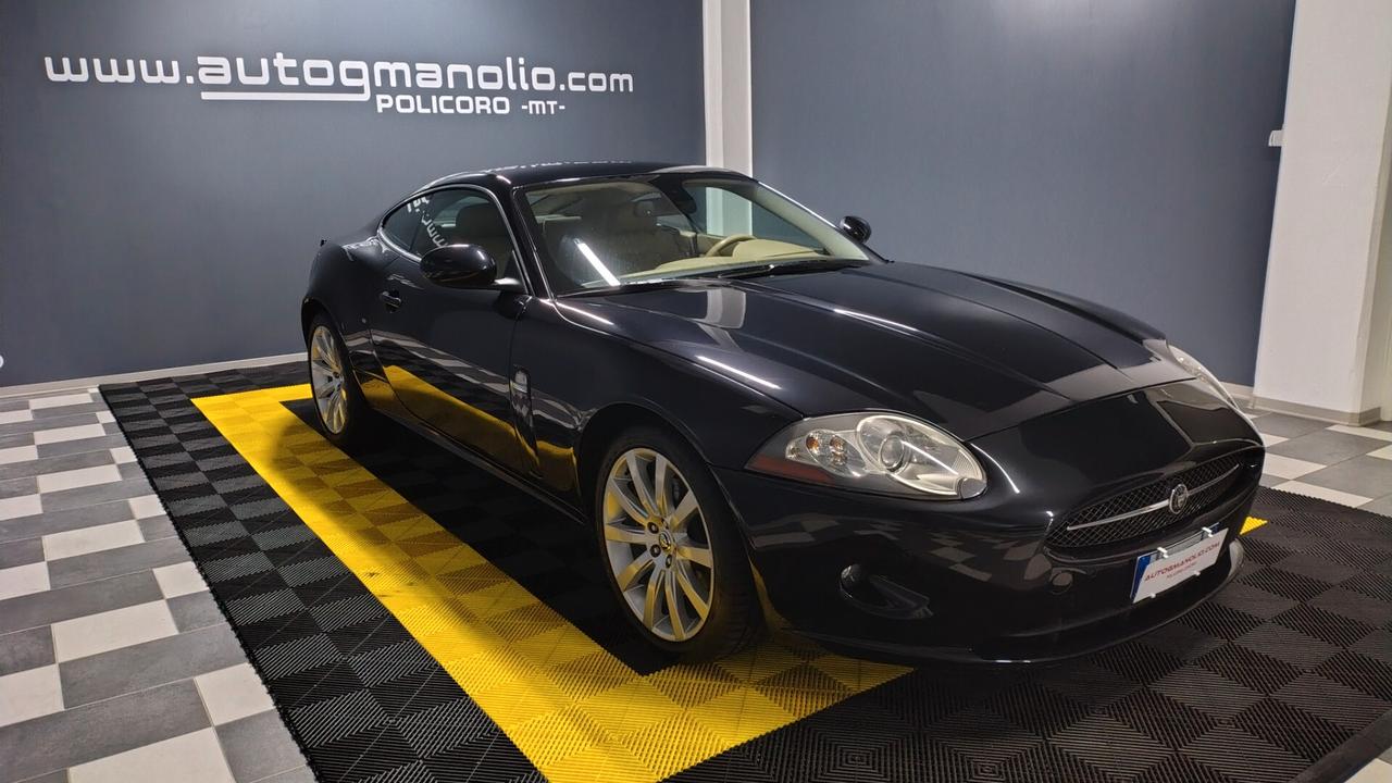 Jaguar XK 4.2 V8 Coupé