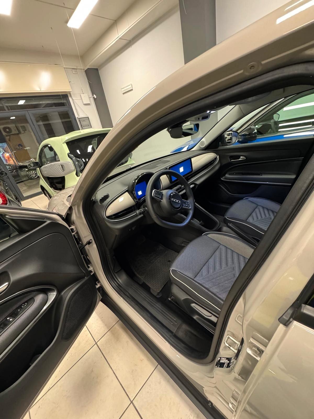 Fiat 600 Hybrid 100 CV DCT MHEV