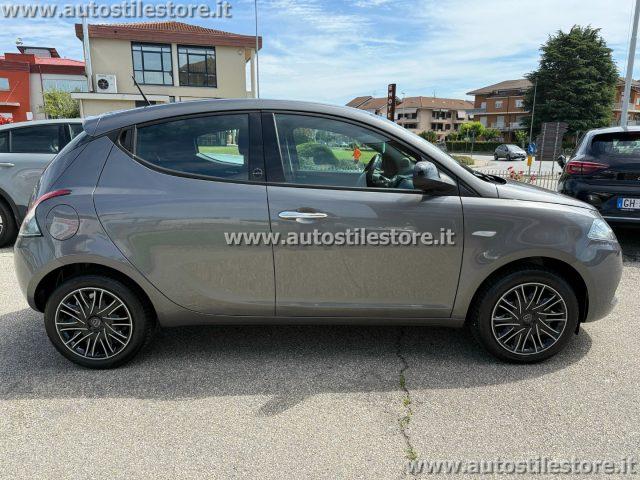 LANCIA Ypsilon 1.0 FireFly 5 porte S&S Hybrid Ecochic Gold