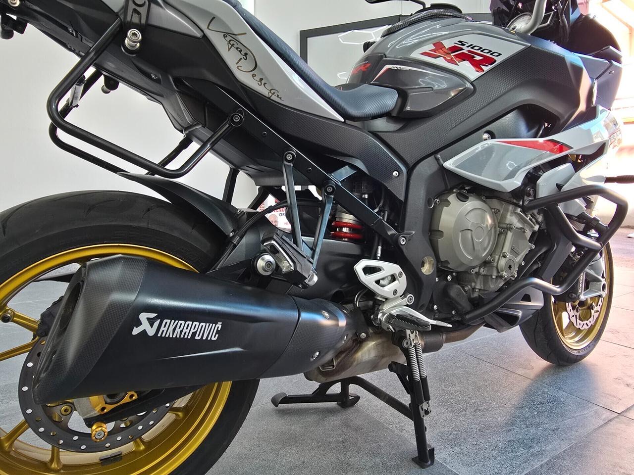 Bmw S1000XR Akrapovic 2016 Tua a 140€/MESE