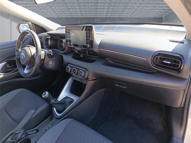 TOYOTA Yaris 4ª serie 1.0 5 porte Trend