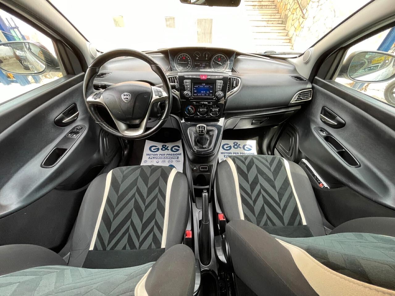 Lancia Ypsilon 1.2 69 CV 5 porte Gold