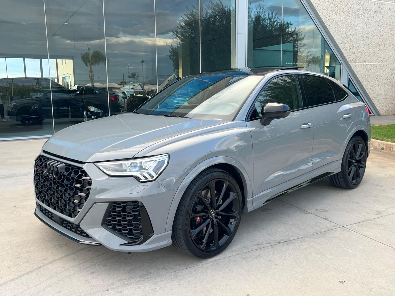 Audi RSQ3 SPB quattro 2.5 400CV s-tronic - possibilità noleggio no scoring