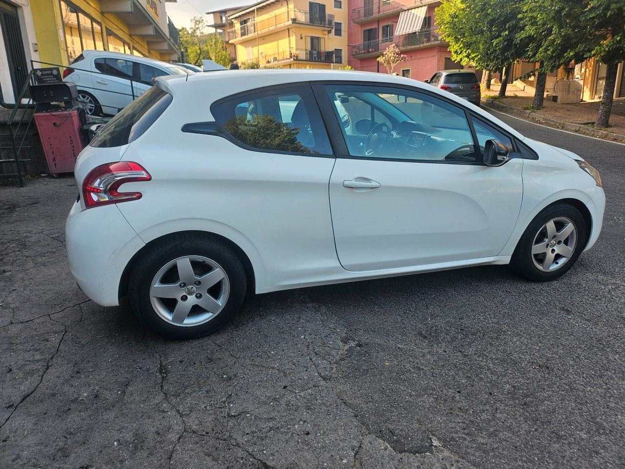 Peugeot 208 1.4 HDi 68 CV 3 porte Allure 2012