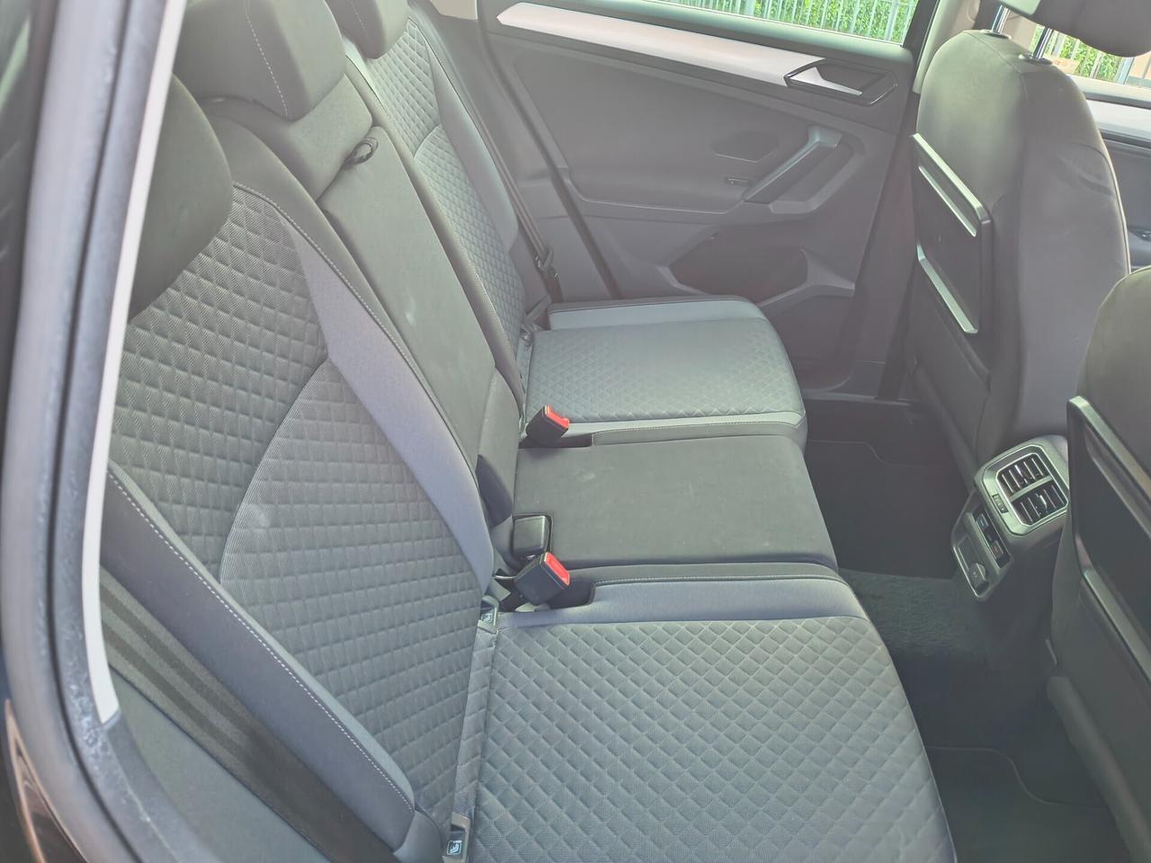 Volkswagen Tiguan 2.0 TDI SCR DSG 4MOTION Business