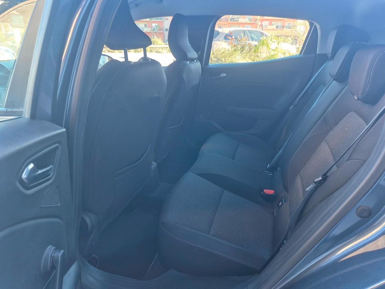 Renault Clio TCe 90 CV 5 porte IVA ESPOSTA