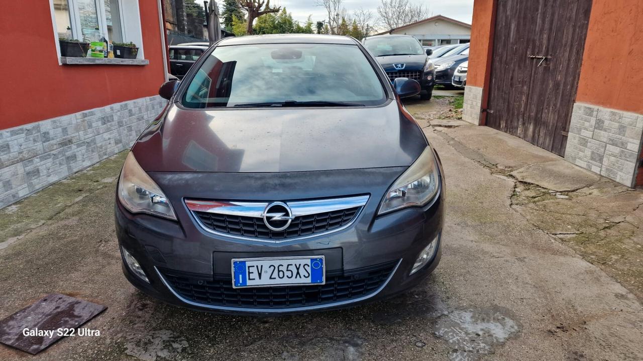 Opel Astra 1.7 CDTI 110CV 5 porte Cosmo full neop