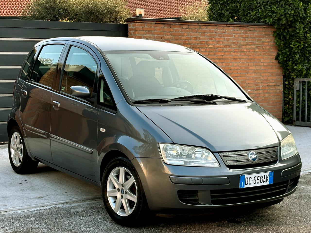 FIAT IDEA 1.4(benz) automatica-104000km-2006