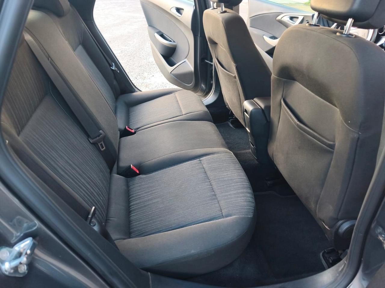 Opel Astra Sw 2012----1.4 Benzina GPL