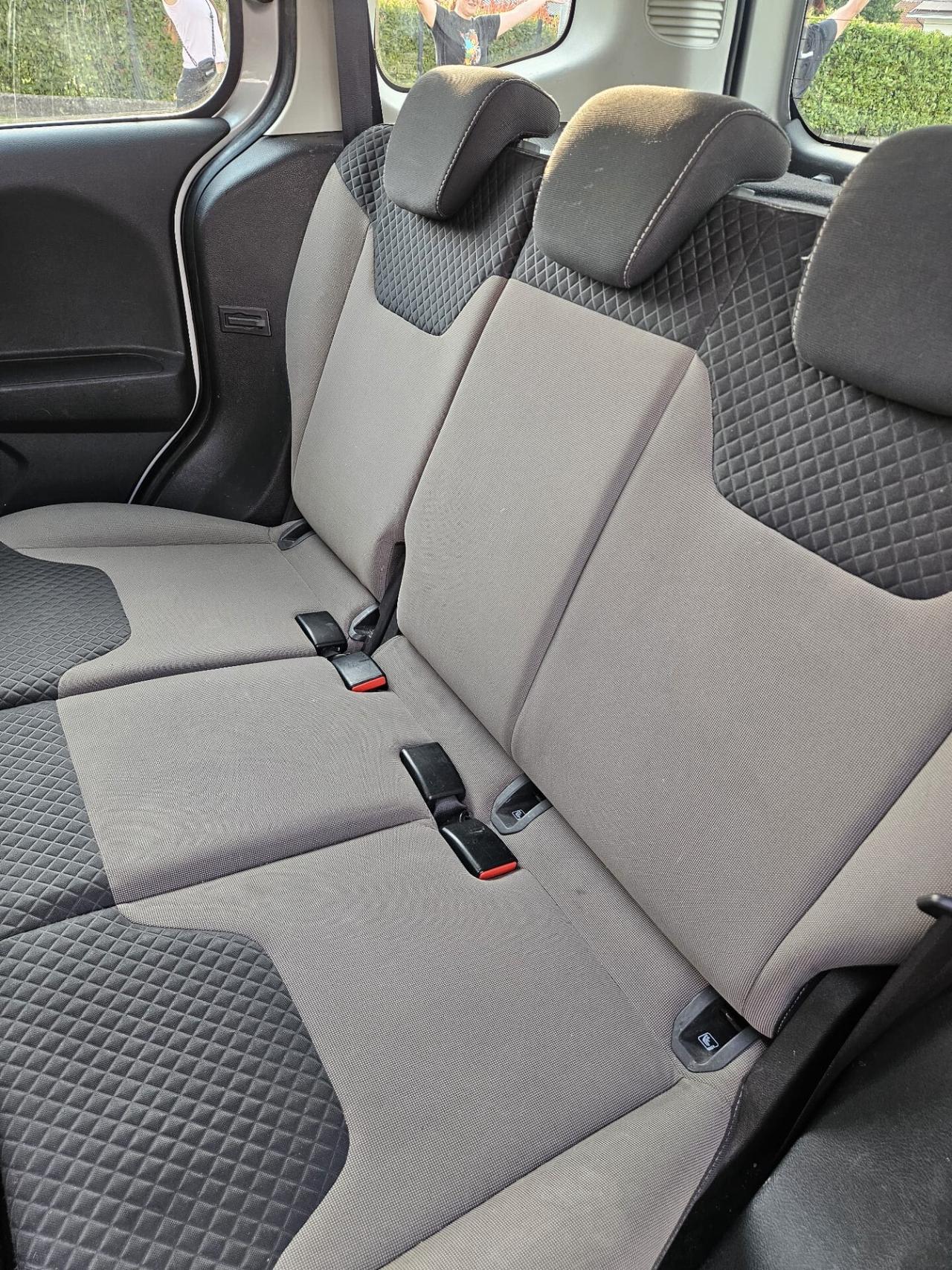 Ford Tourneo Courier 1.5 Titanium