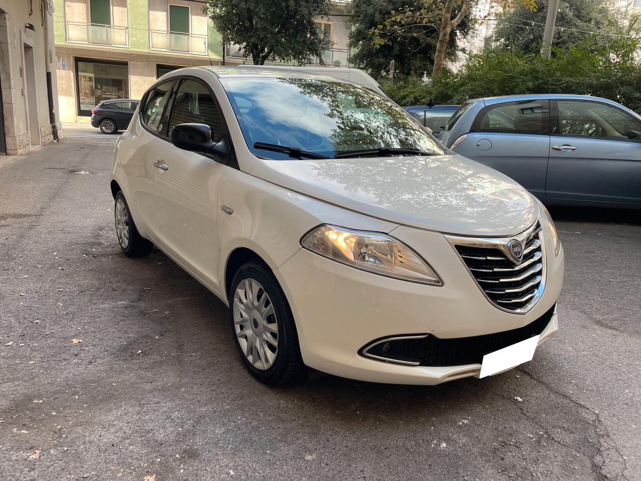 Lancia Ypsilon 1.2 69 CV 5 porte GPL Ecochic Silver