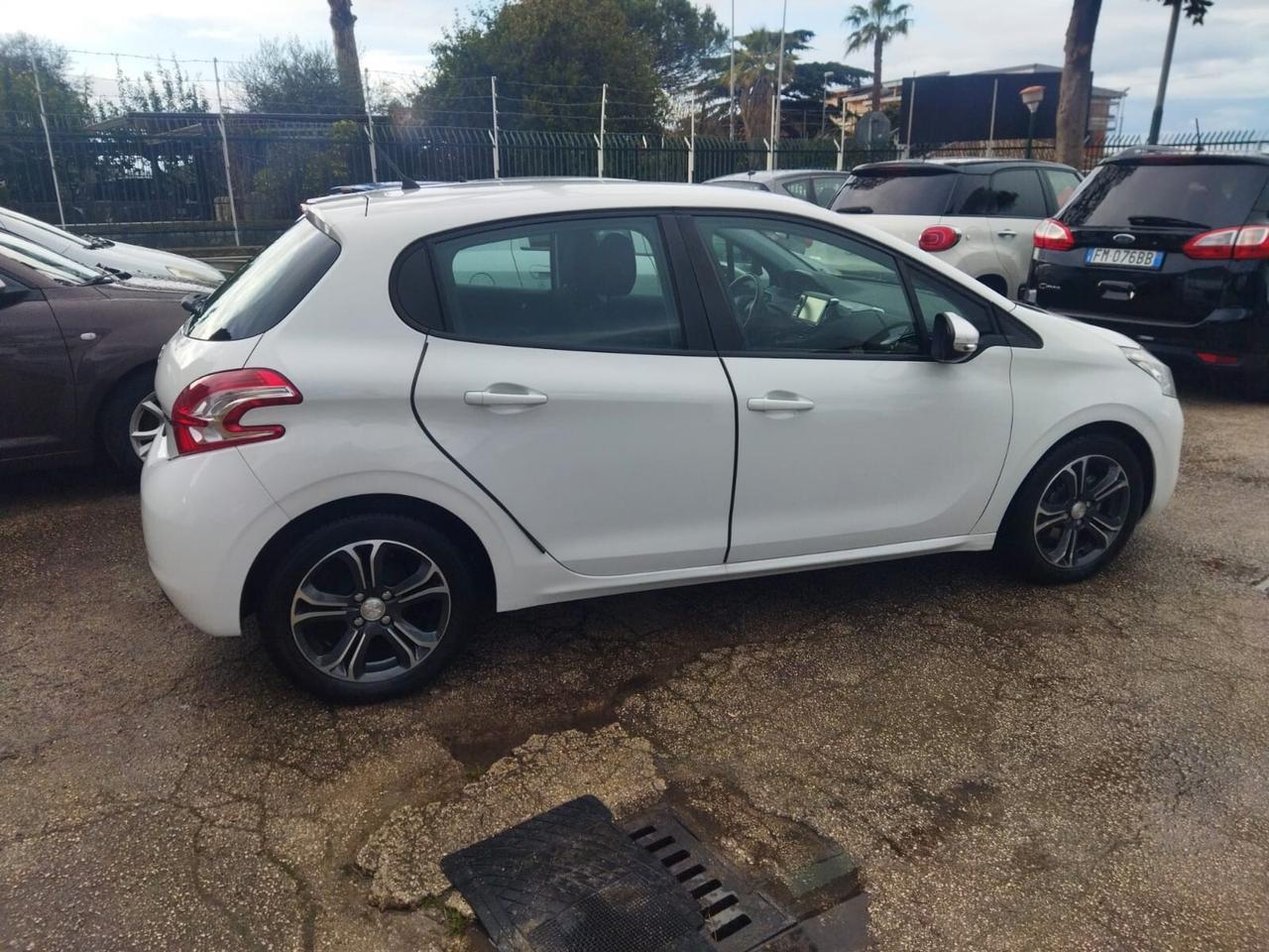 Peugeot 208 1.2 benzina Active 2014