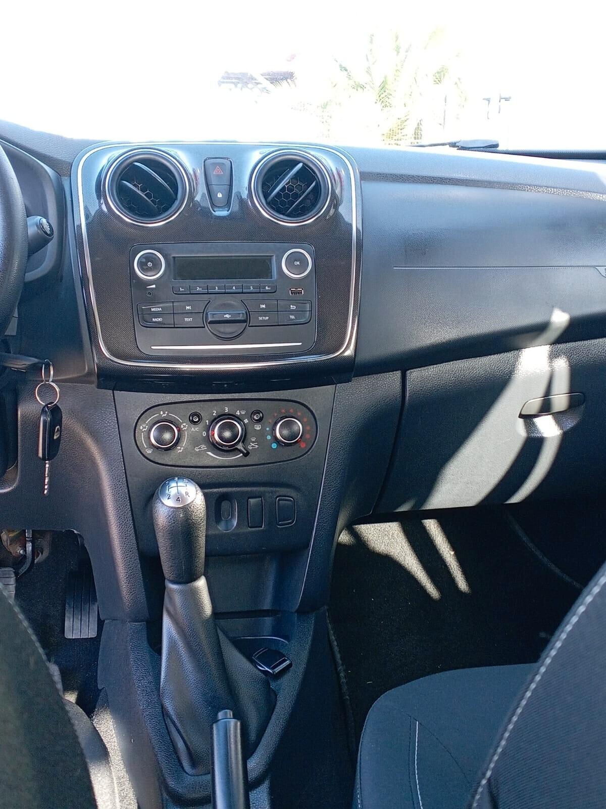 DACIA SANDERO DIESEL 1.5 BLUE DCI