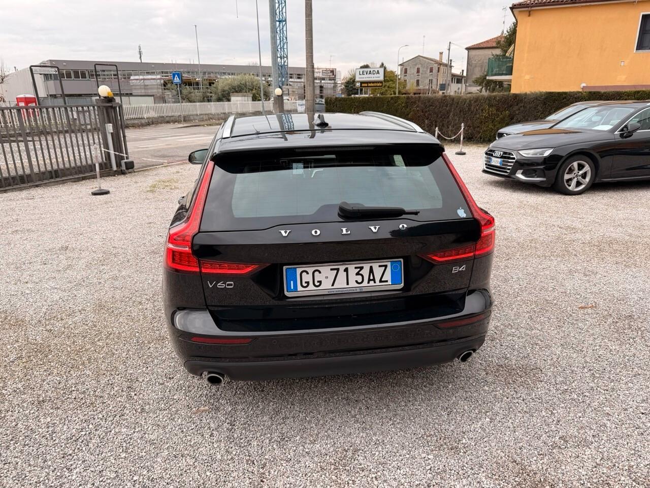Volvo V60 2.0 b4 D 197 cv Momentum Business Pro auto