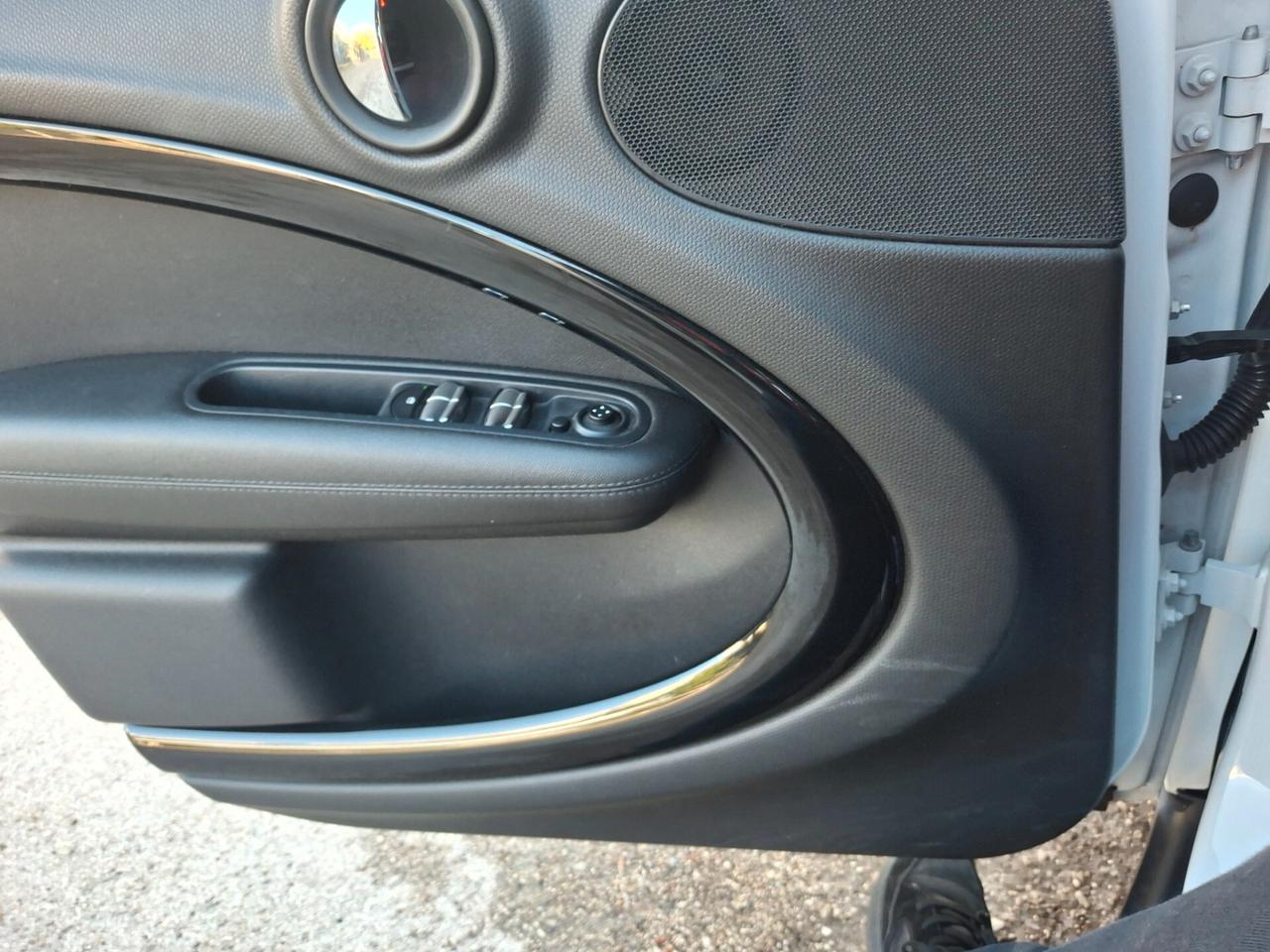 Mini Cooper D Countryman 1.6 adatto neopatentati