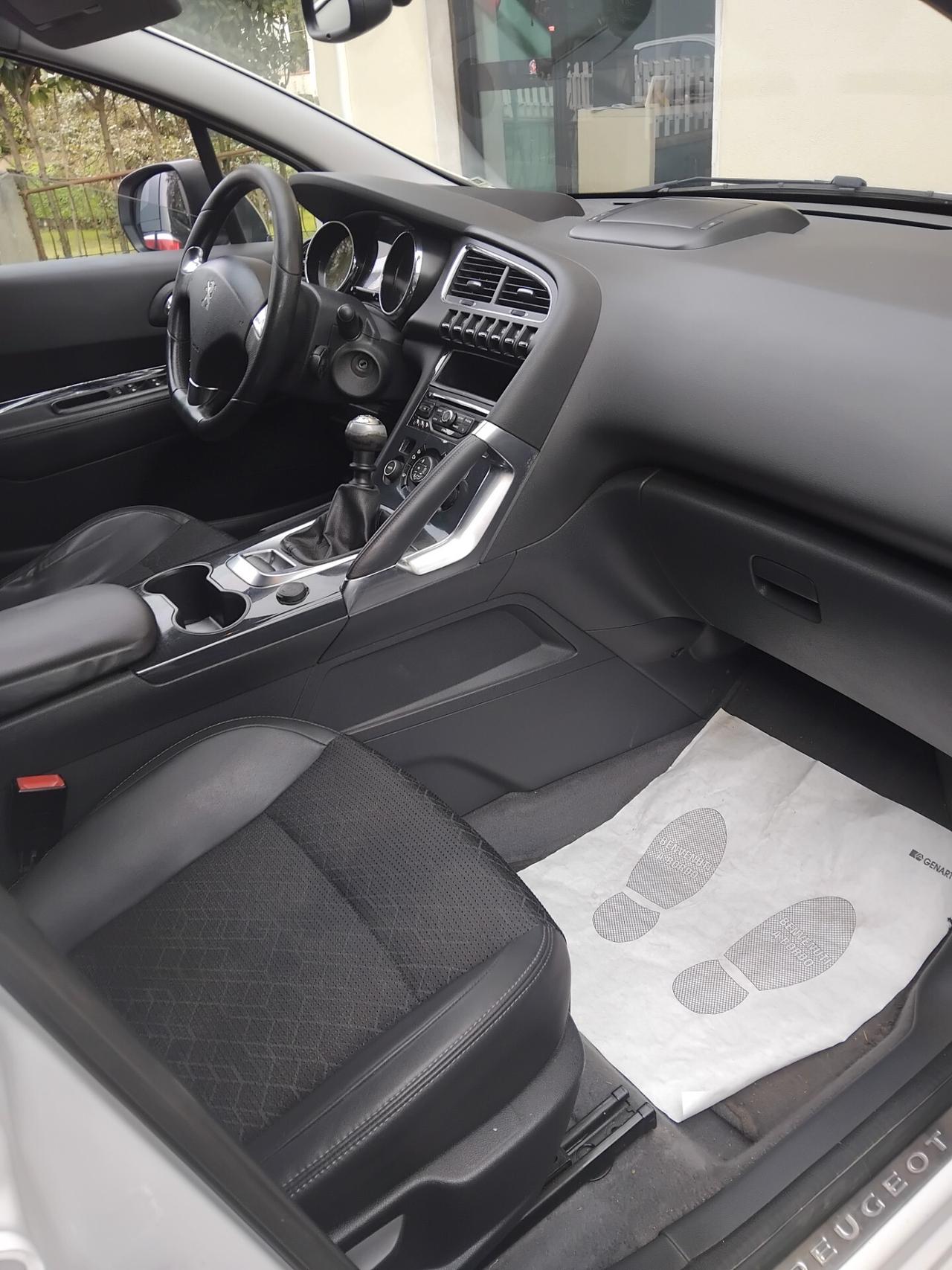 Peugeot 3008 1.6 HDi 115CV Allure