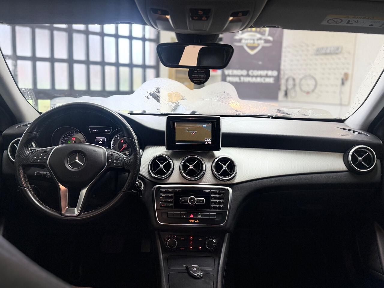 Mercedes-benz GLA 200 Automatic Premium