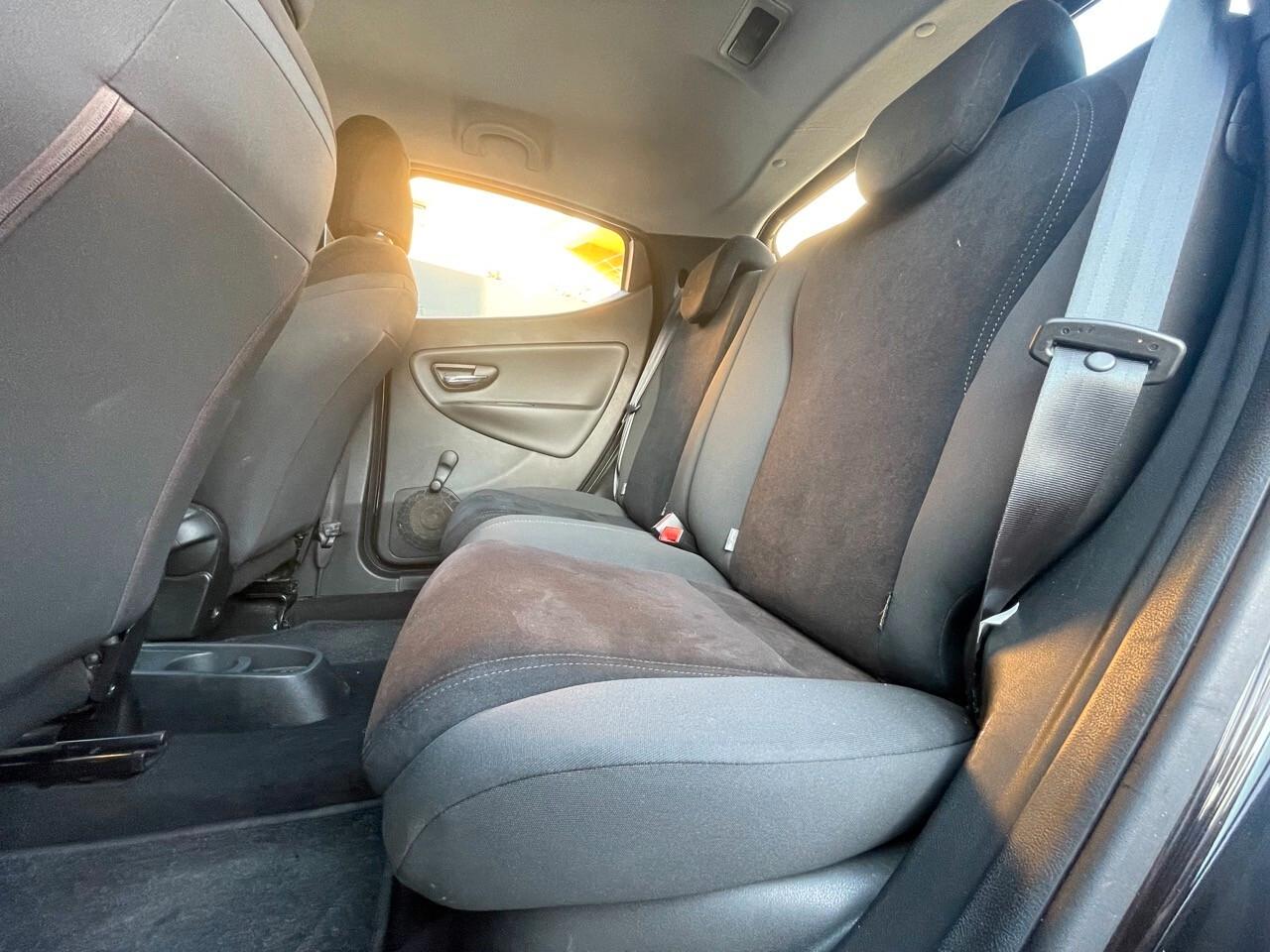 Lancia Ypsilon 1.2 69 CV 5 porte S&S Platinum