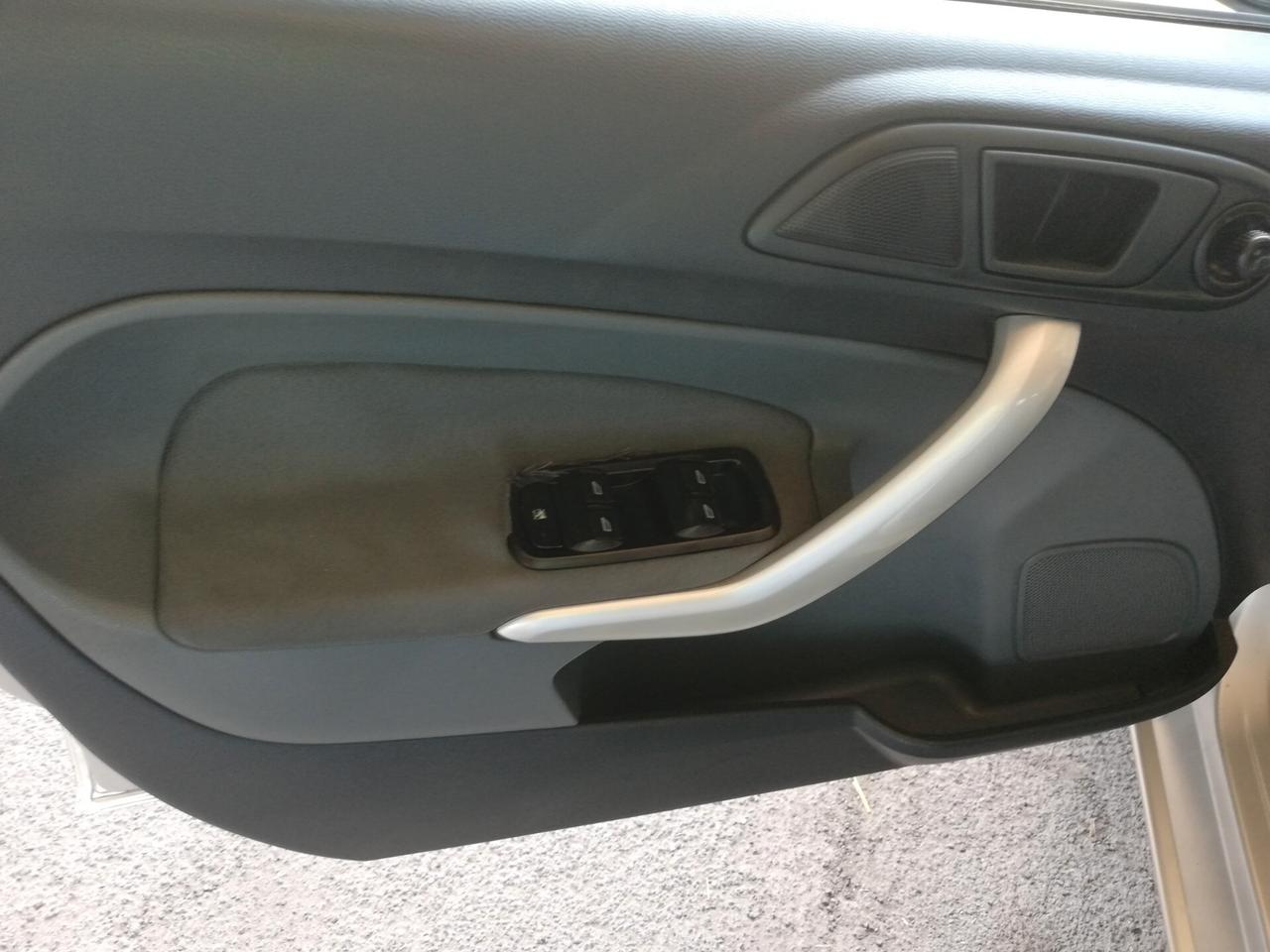 Ford Fiesta 1.4 TDCi 5p. Ghia