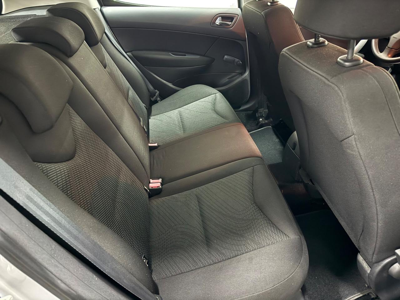 Peugeot 308 1.6 HDi 92Cv 5porte - 2011