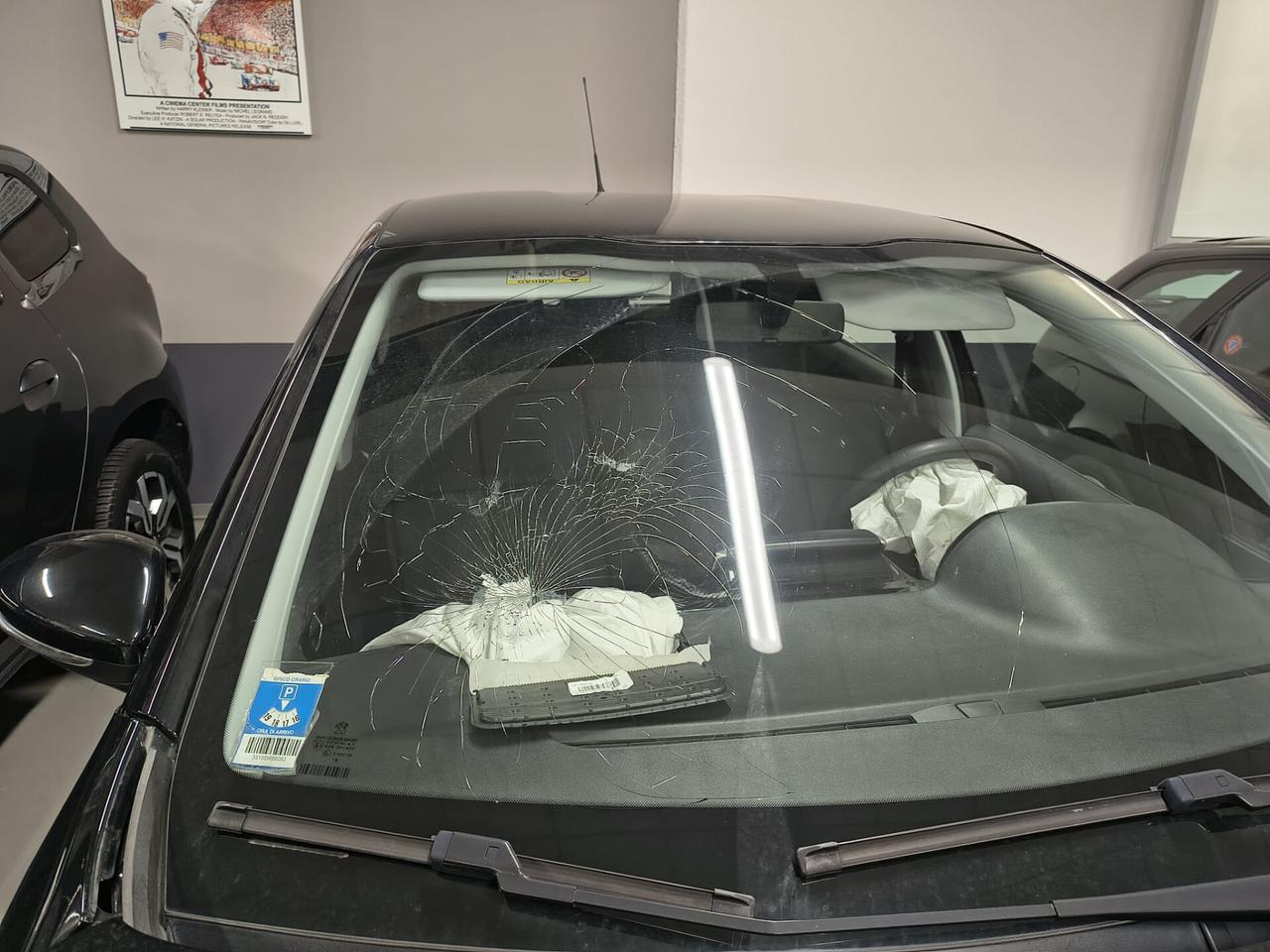 Peugeot 208 1.6 BlueHDi 5 porte*SINISTRATA* X COMMERCIANTI